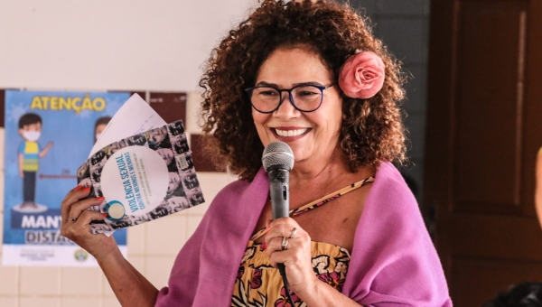 Em parceria com MP e Conselho Tutelar, Perpétua leva palestra sobre violência sexual para escolas